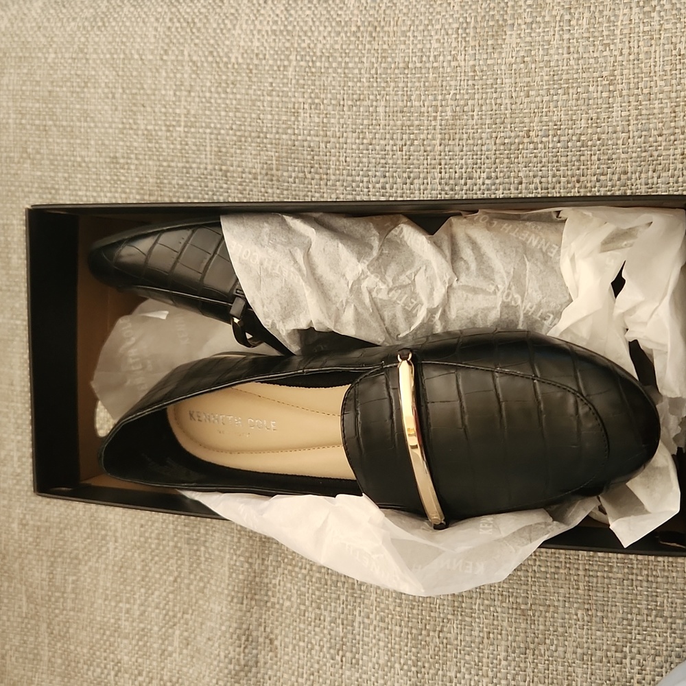 Kenneth Cole Black Loafer